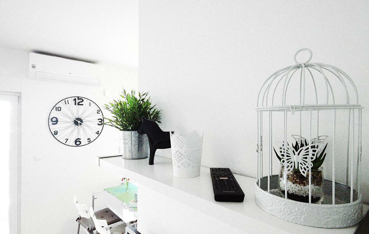 Apartment Sweet Escape *